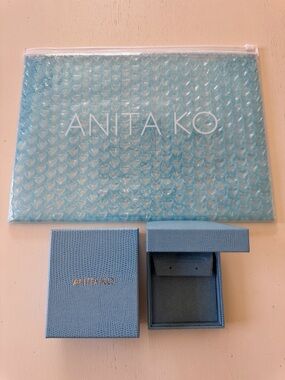 Anita Ko Pouch and Box Set